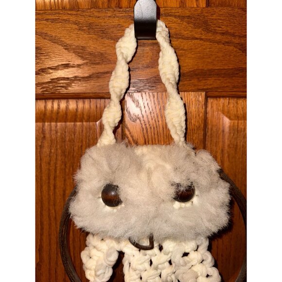 Vintage Macrame Owl Towel Holder With Pink Towel & Lace Trim - Picture 3 of 13
